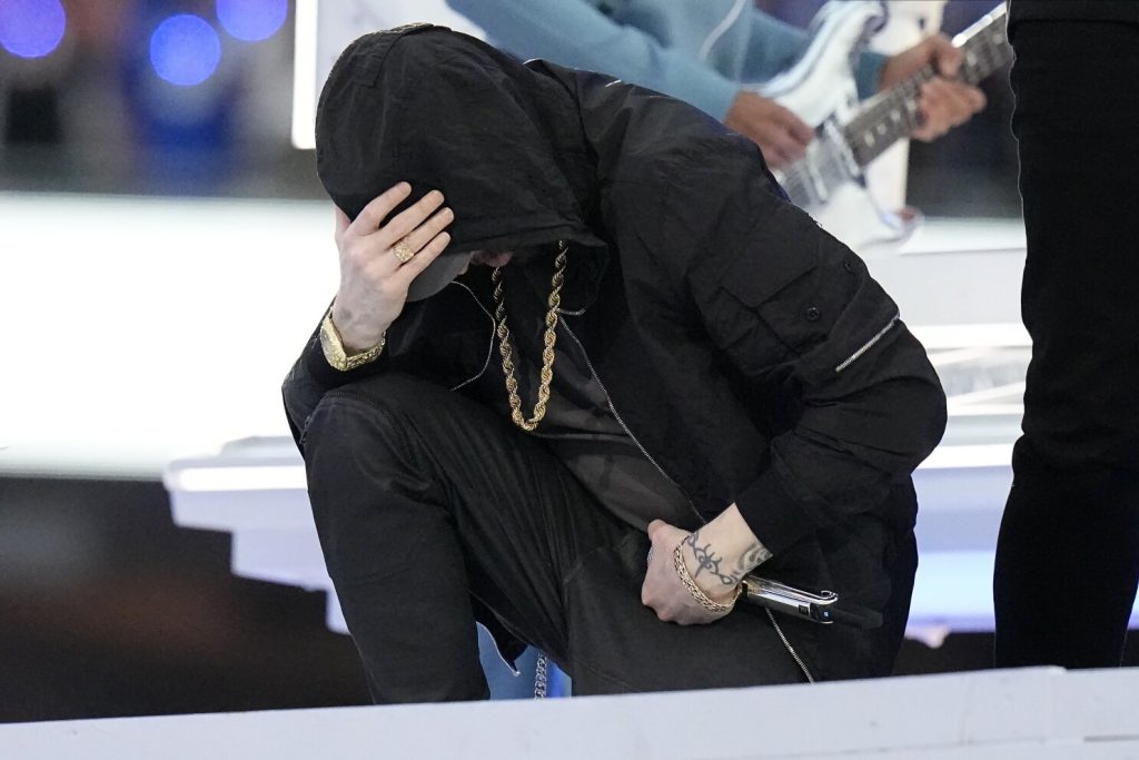 Super Bowl Performance: How And Why Fans Believe Eminem Was Lip-Syncing on Stage!
