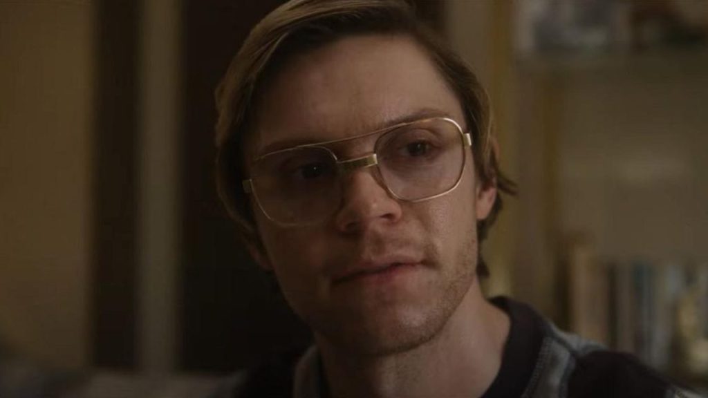 `Evan Peters Will Play Jeffrey Dahmer in A New Netflix Series!
