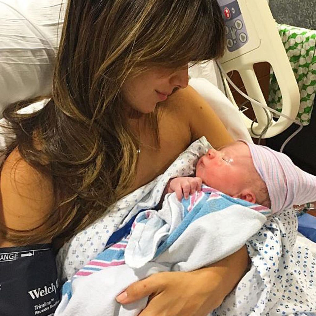 'Big Sis' Carmen Gives Baby Ilaria a Foot Massage During Bath Time in Hilaria Baldwin's Photo