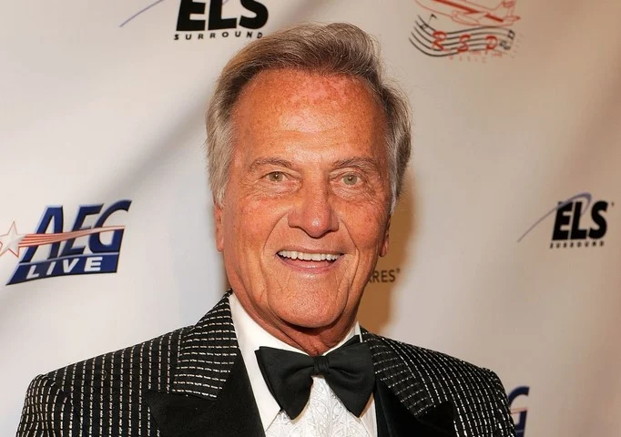 is pat boone still alive