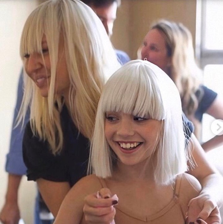 is sia pregnant 