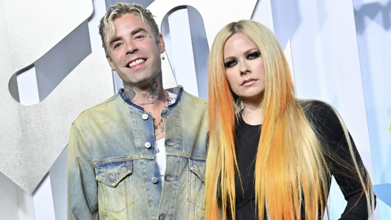 Avril Lavigne and Mod Sun Break Up, Call Off Engagement After 10 Months: Sources