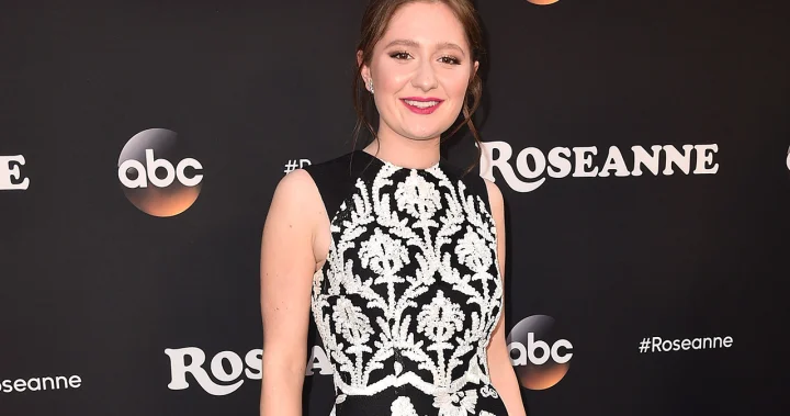 is emma kenney pregnant